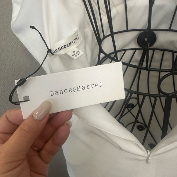 Dance & Marvel White Bodycon Mini Dress with Sweetheart Neckline - Picture 6 of 10